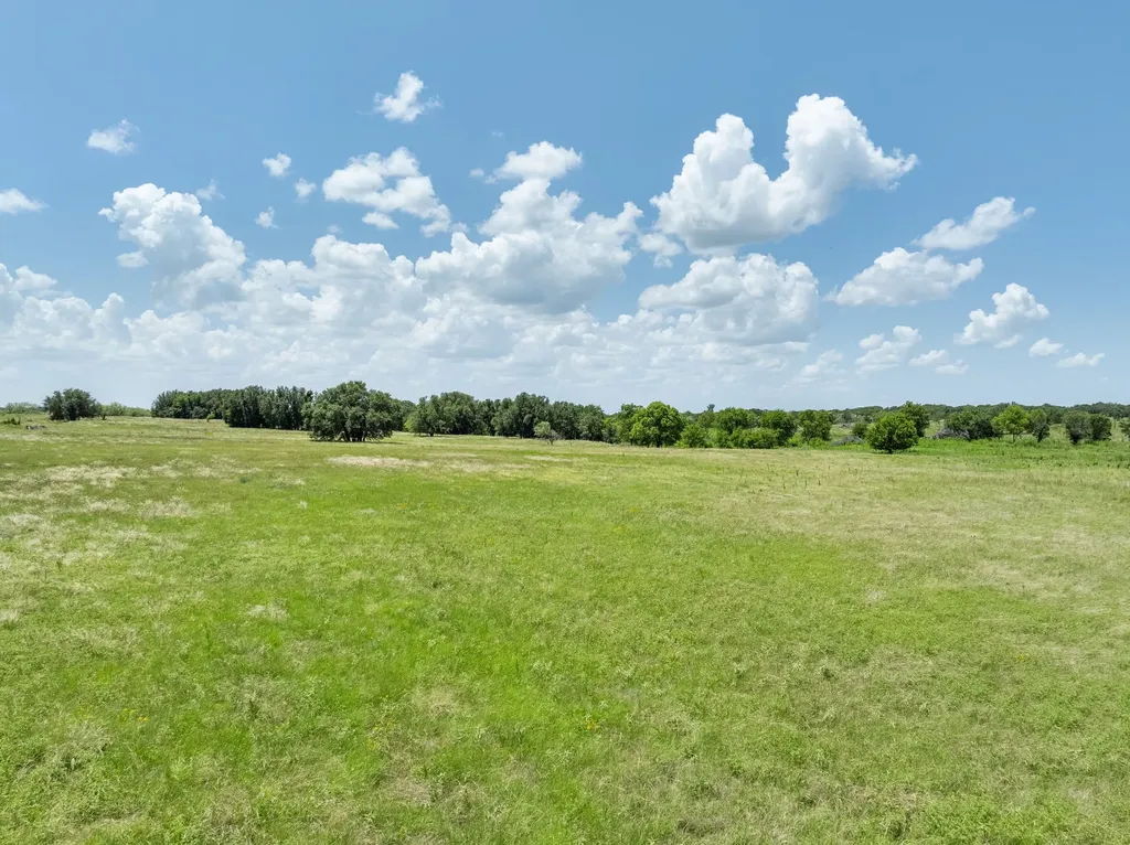 8 SW Poteet Road Bryson TX 76427