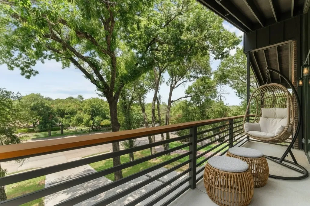 3110 W Jefferson Boulevard Dallas TX 75211