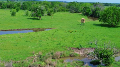 000 County Road 366 Era TX 76238