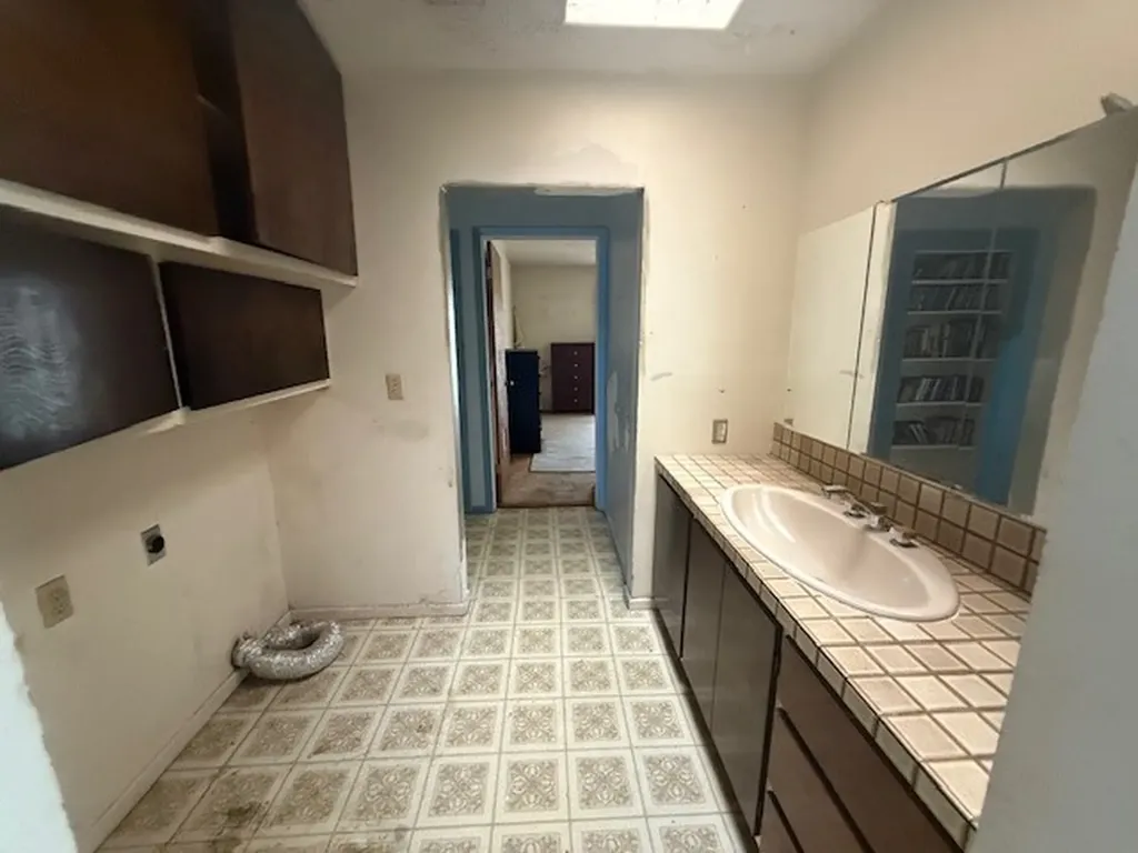 909 Railroad Street Rochester TX 79544