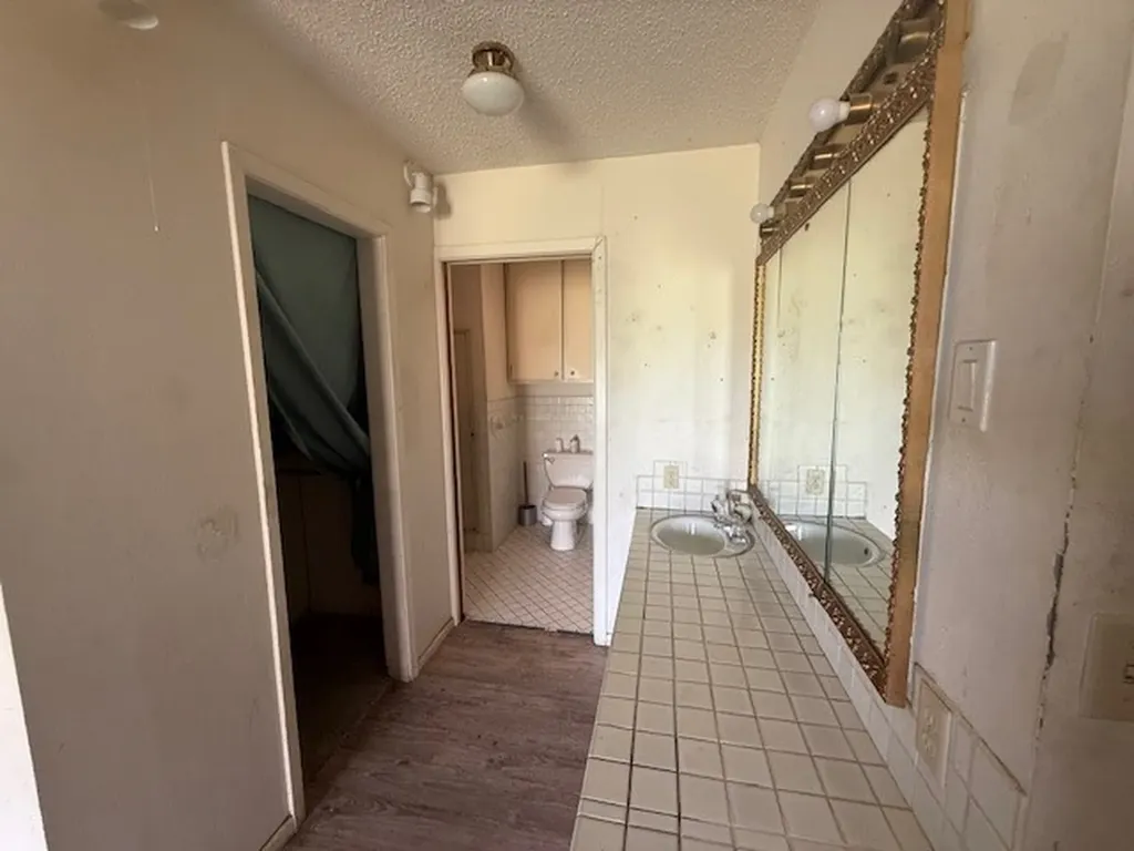 909 Railroad Street Rochester TX 79544