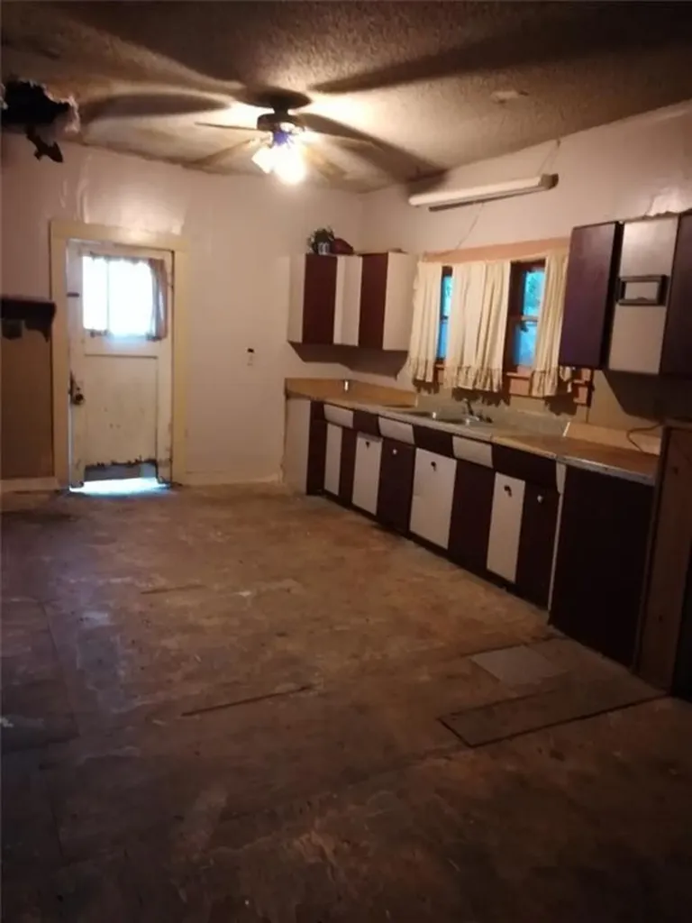 457 W Main Street Ranger TX 76470