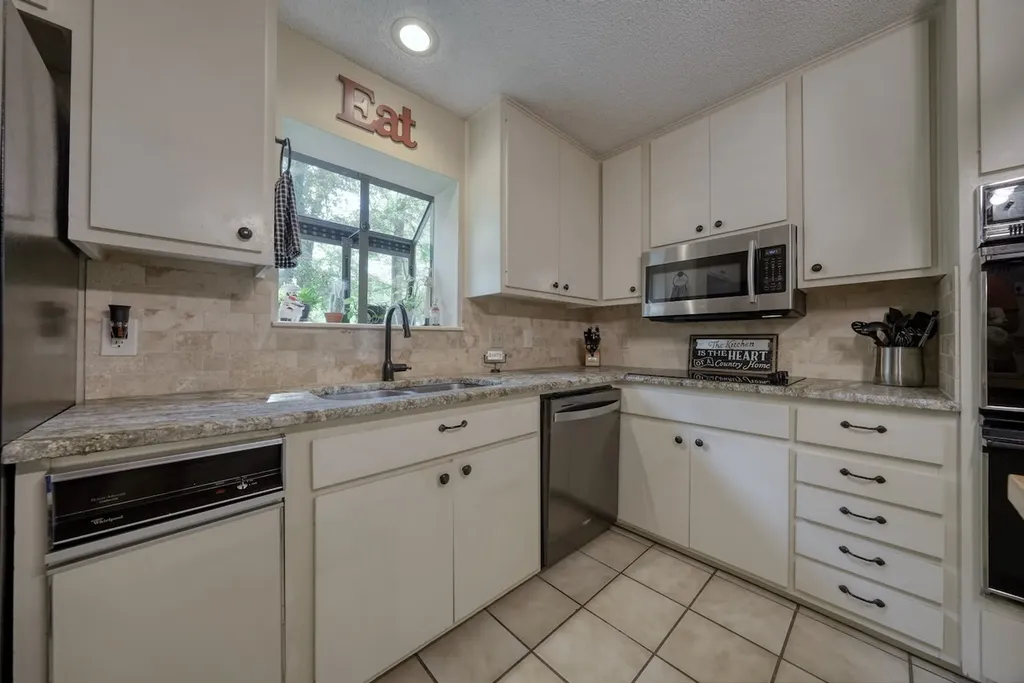 1649 Morningside Trail Hideaway TX 75771
