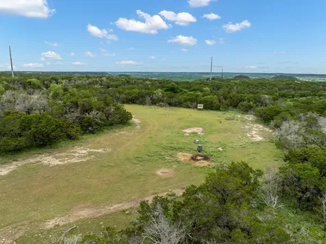 7807 Tx-6 Clifton TX 76634