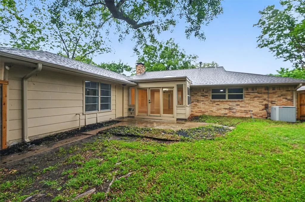 7716 La Risa Drive Dallas TX 75248