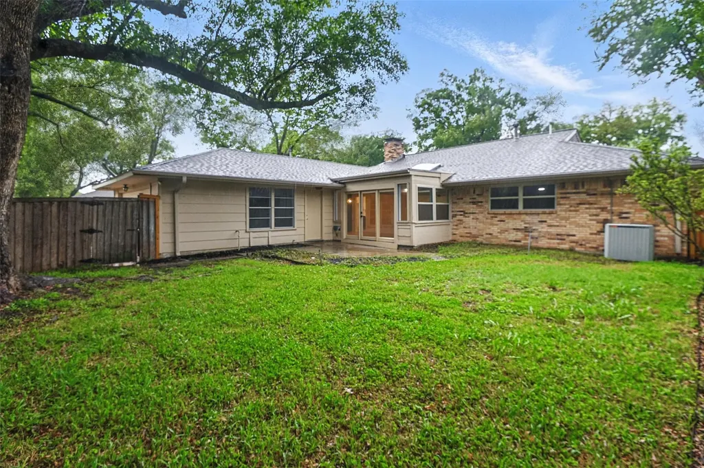 7716 La Risa Drive Dallas TX 75248