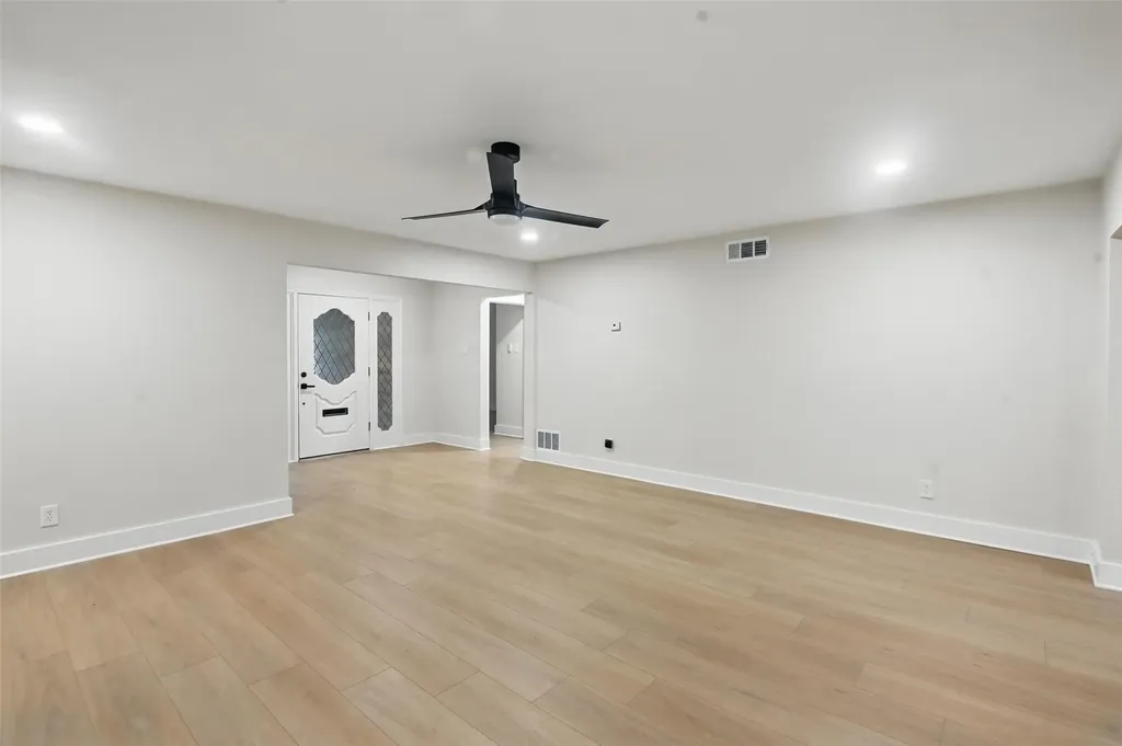 7716 La Risa Drive Dallas TX 75248