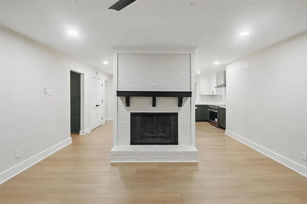 7716 La Risa Drive Dallas TX 75248