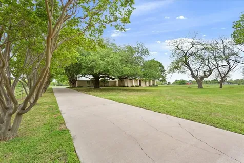 4843 S 3rd Street Waco TX 76706