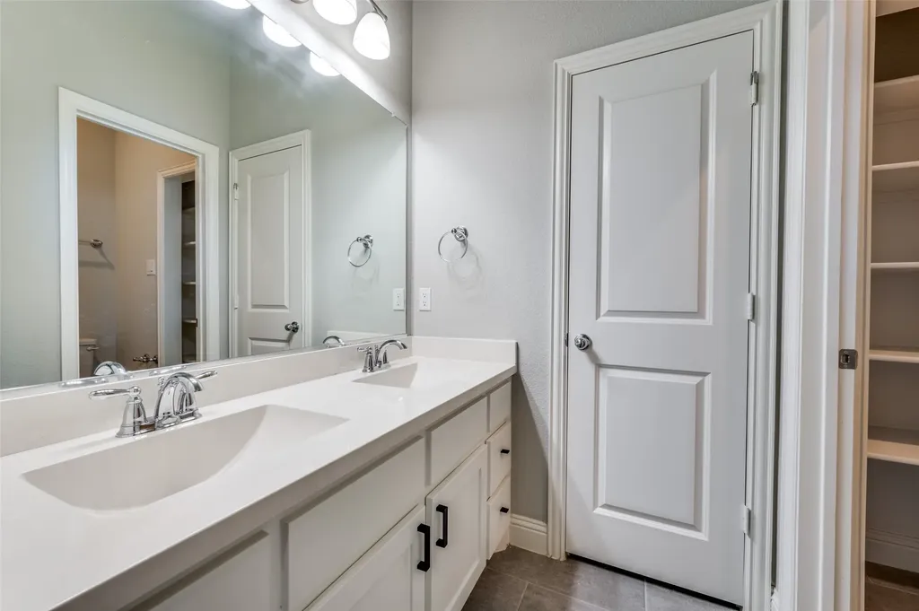 905 Longbranch Way Aubrey TX 76227