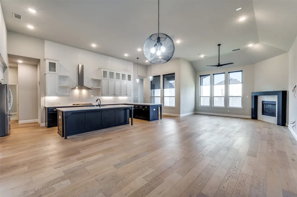 905 Longbranch Way Aubrey TX 76227
