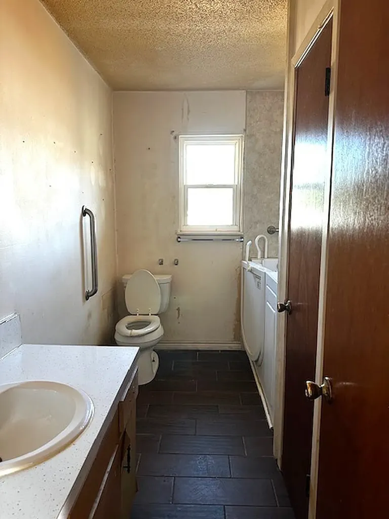 123 E Mccaulley Avenue Bronte TX 76933