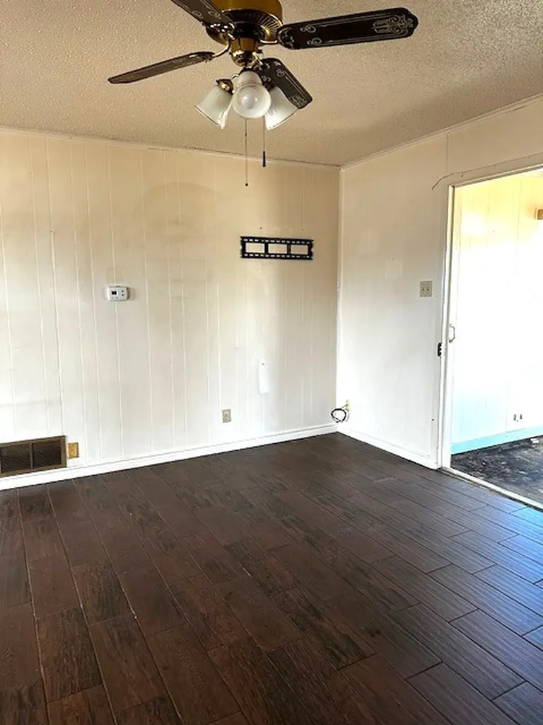 123 E Mccaulley Avenue Bronte TX 76933