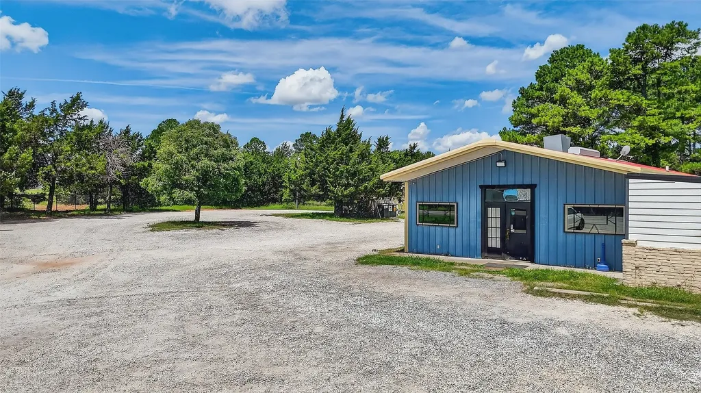 31083 Us Highway 377 Gordonville TX 76245