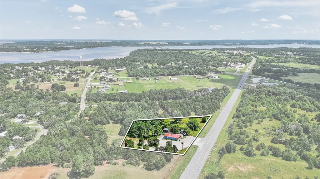 31083 Us Highway 377 Gordonville TX 76245