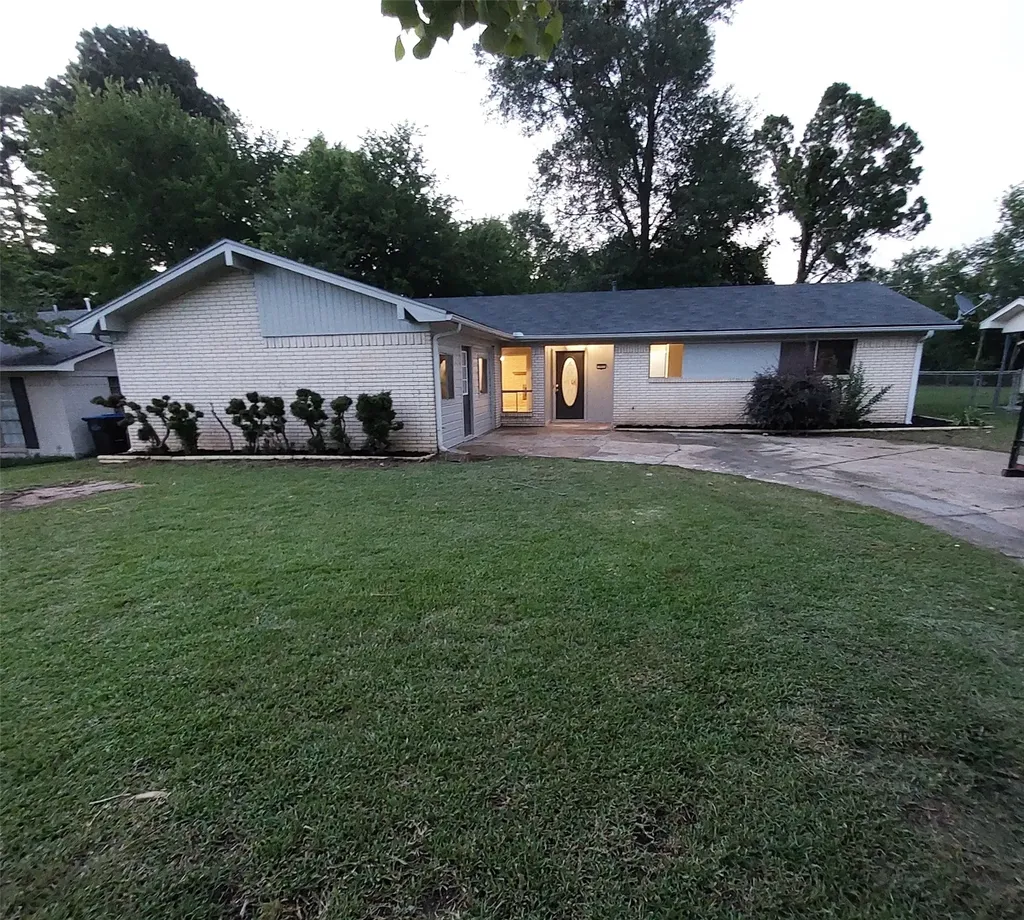 203 Erskine Drive Longview TX 75601