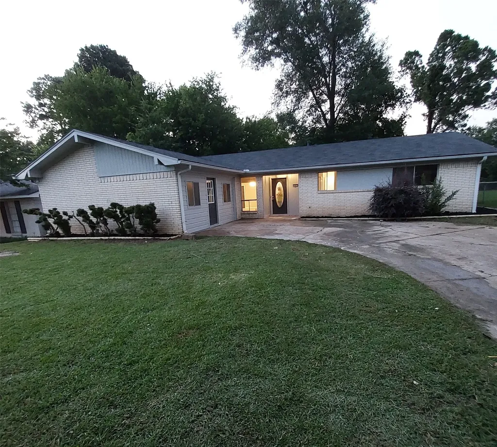 203 Erskine Drive Longview TX 75601
