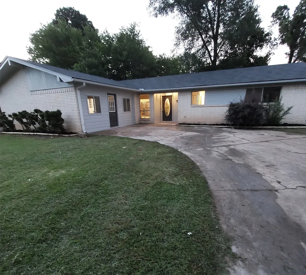 203 Erskine Drive Longview TX 75601