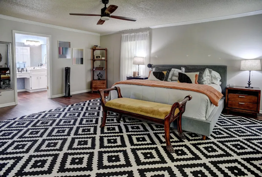 4703 Laguna Lane Austin TX 78746