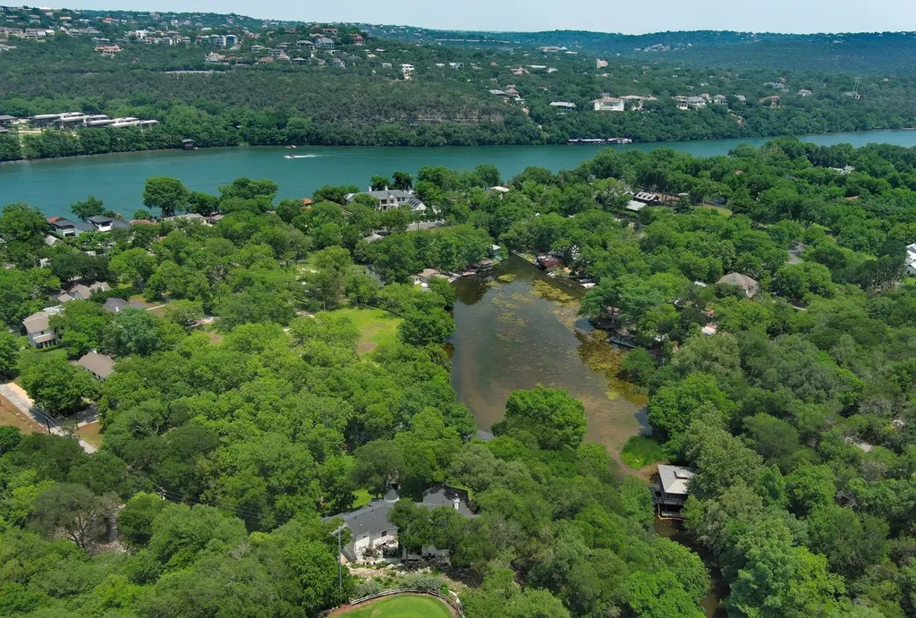4703 Laguna Lane Austin TX 78746