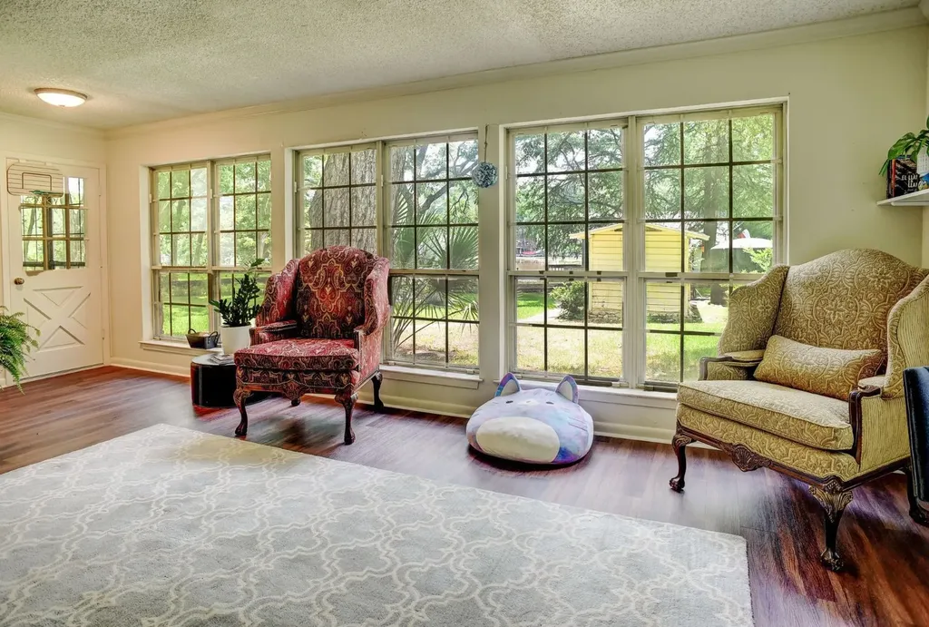 000 Laguna Lane Austin TX 78746