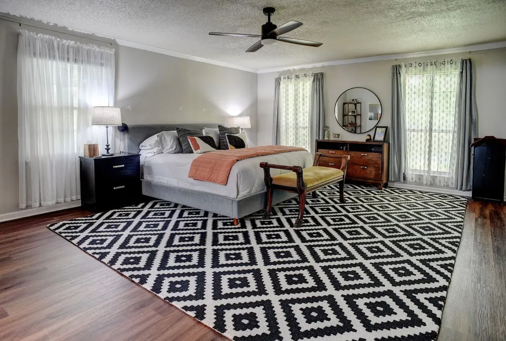 000 Laguna Lane Austin TX 78746