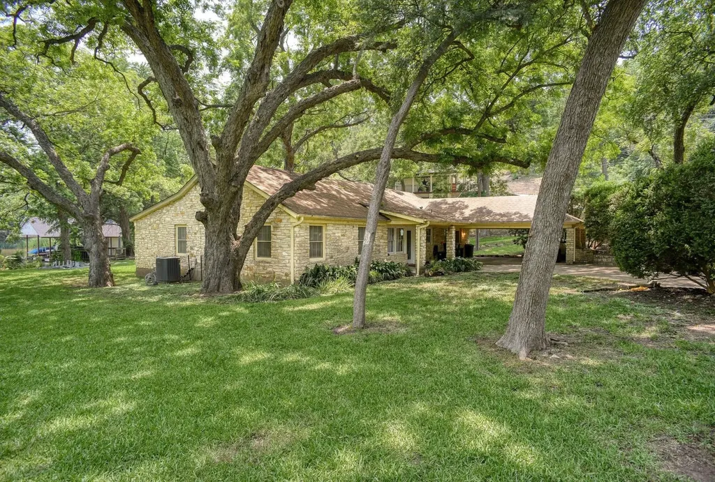 000 Laguna Lane Austin TX 78746