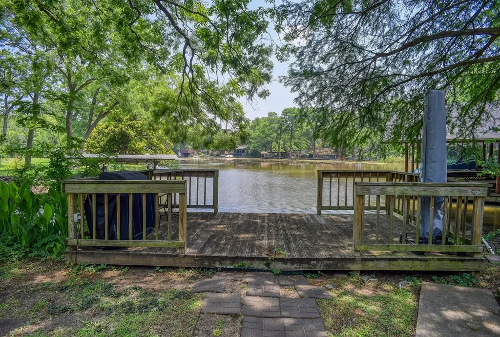 000 Laguna Lane Austin TX 78746