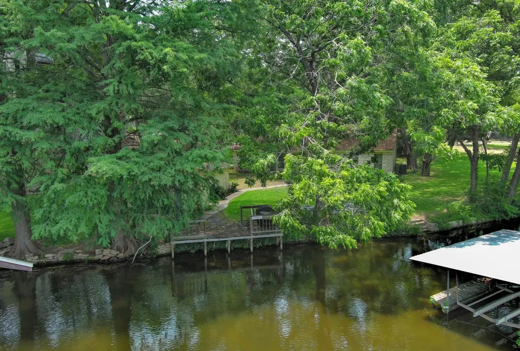 000 Laguna Lane Austin TX 78746