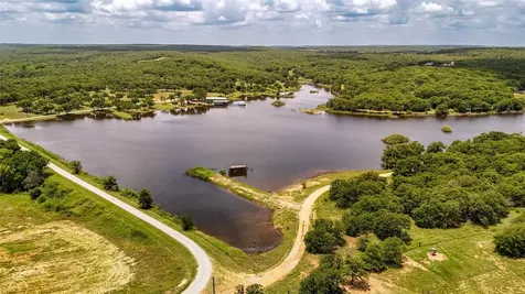 380 Pr 297 Bowie TX 76230