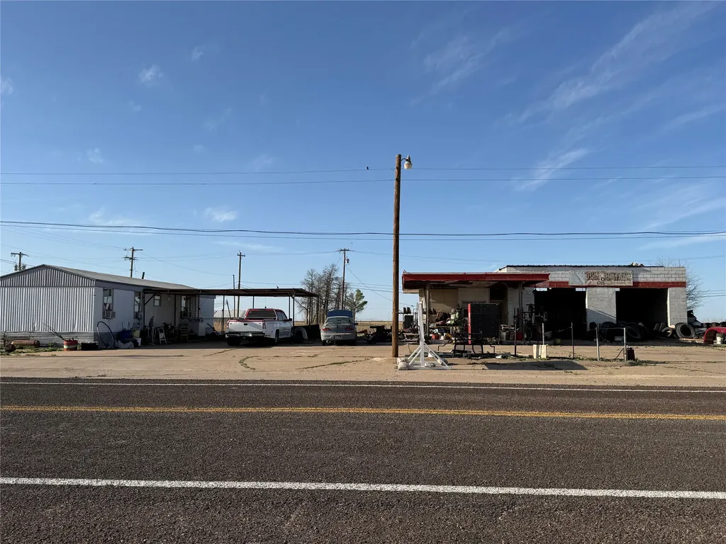 731 E G Street Munday TX 76371