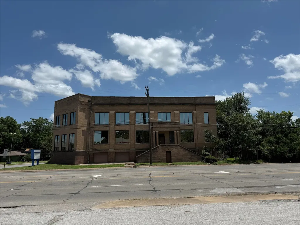 1100 S Austin Avenue Denison TX 75020