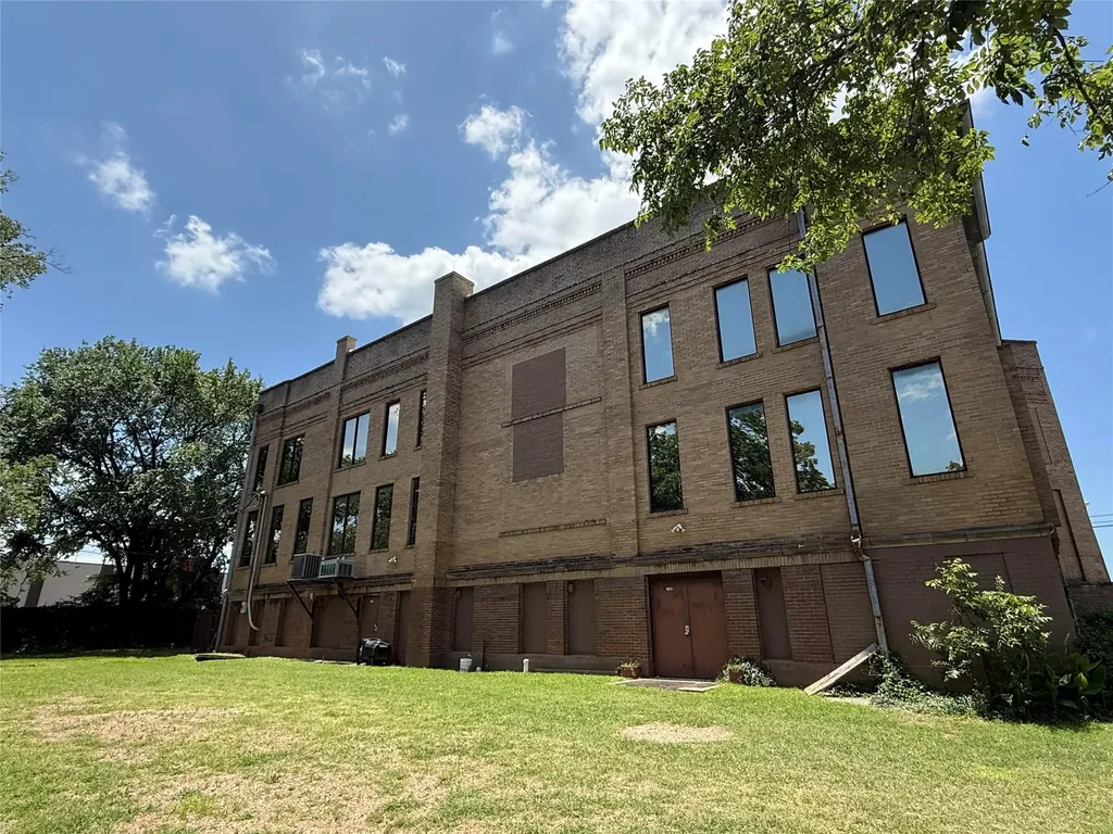 1100 S Austin Avenue Denison TX 75020