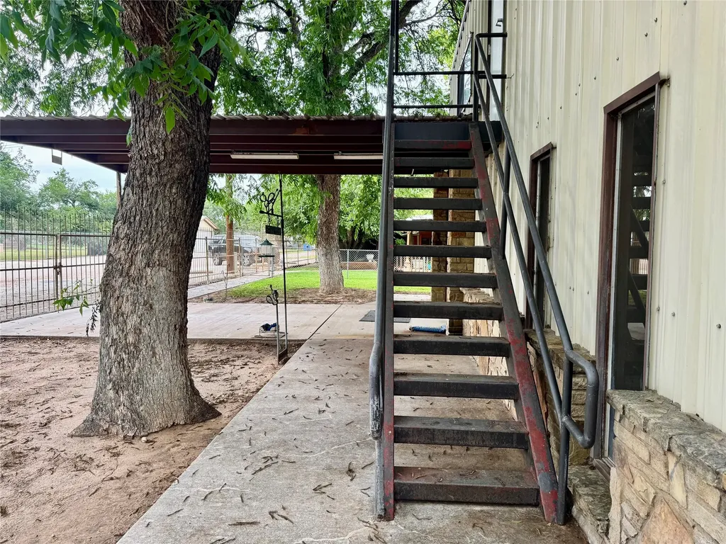 321 N West Street Buffalo Gap TX 79508
