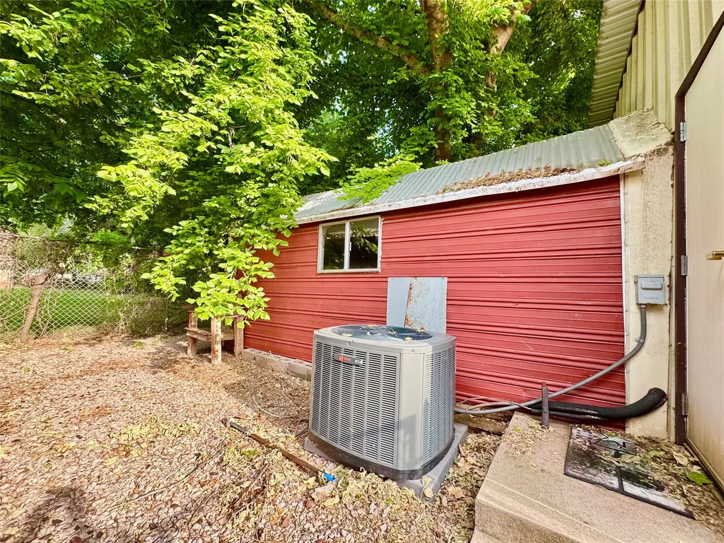 321 N West Street Buffalo Gap TX 79508