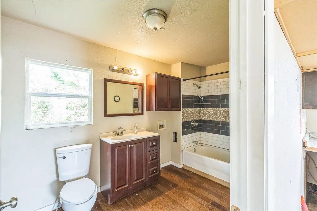37 Busby Lane Bells TX 75414