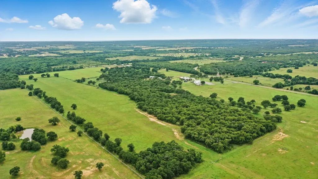 9450 Fm 2210 E Poolville TX 76487