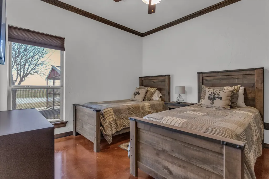 510 County Road 247 Valley View TX 76272