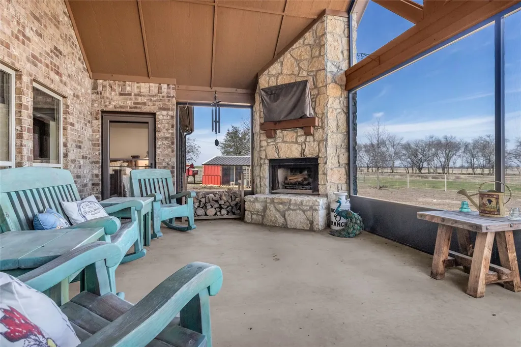 510 County Road 247 Valley View TX 76272