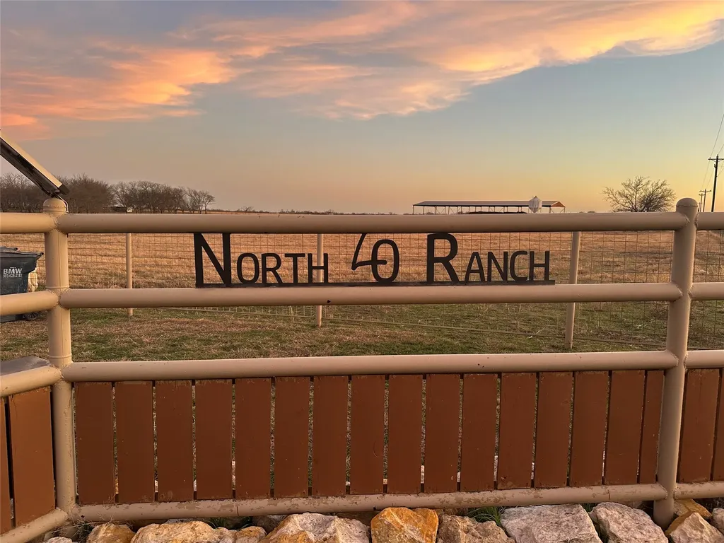 510 County Road 247 Valley View TX 76272