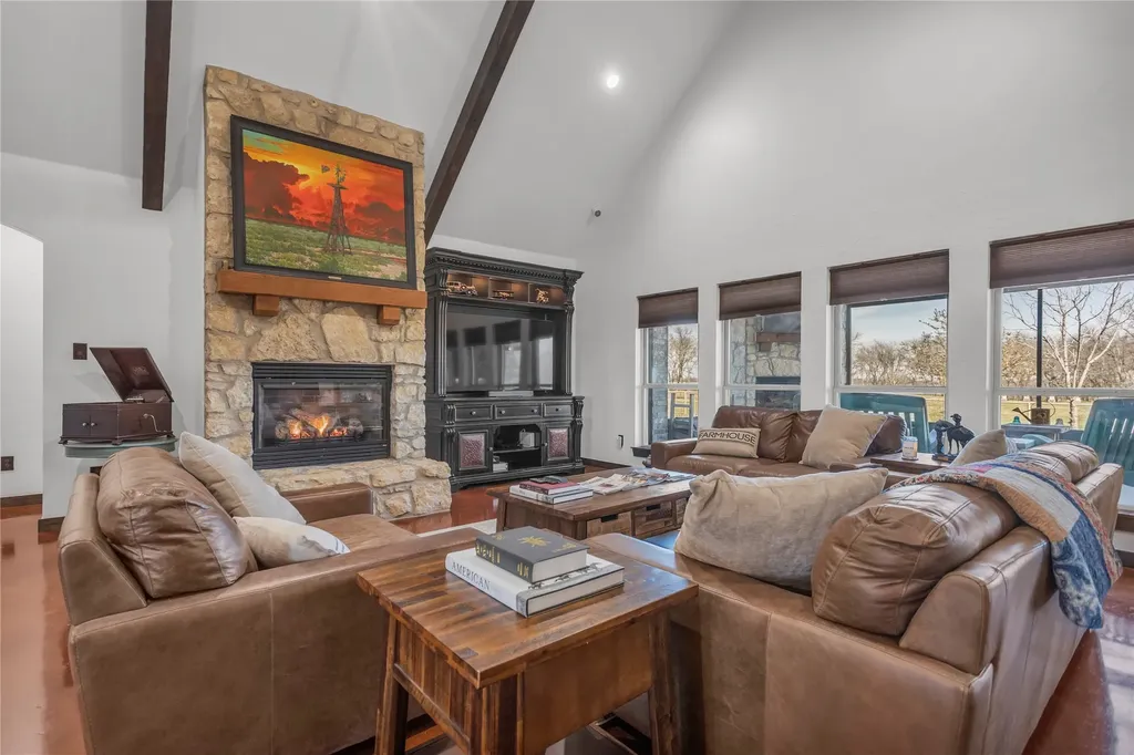 510 County Road 247 Valley View TX 76272
