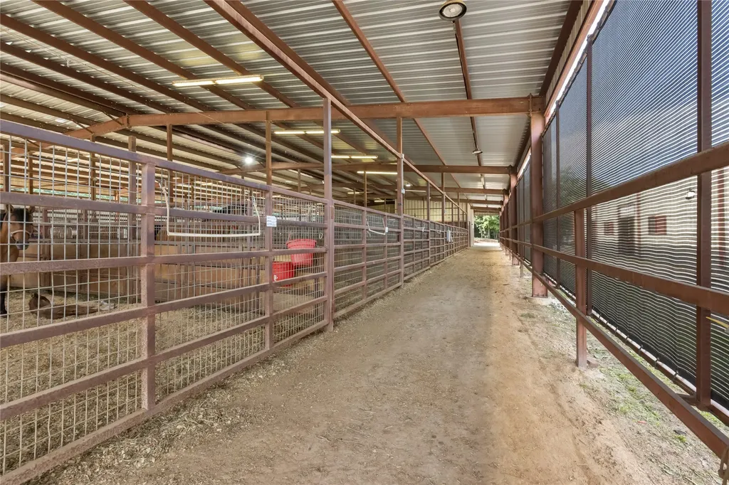8016 E Us Highway 82 Gainesville TX 76240