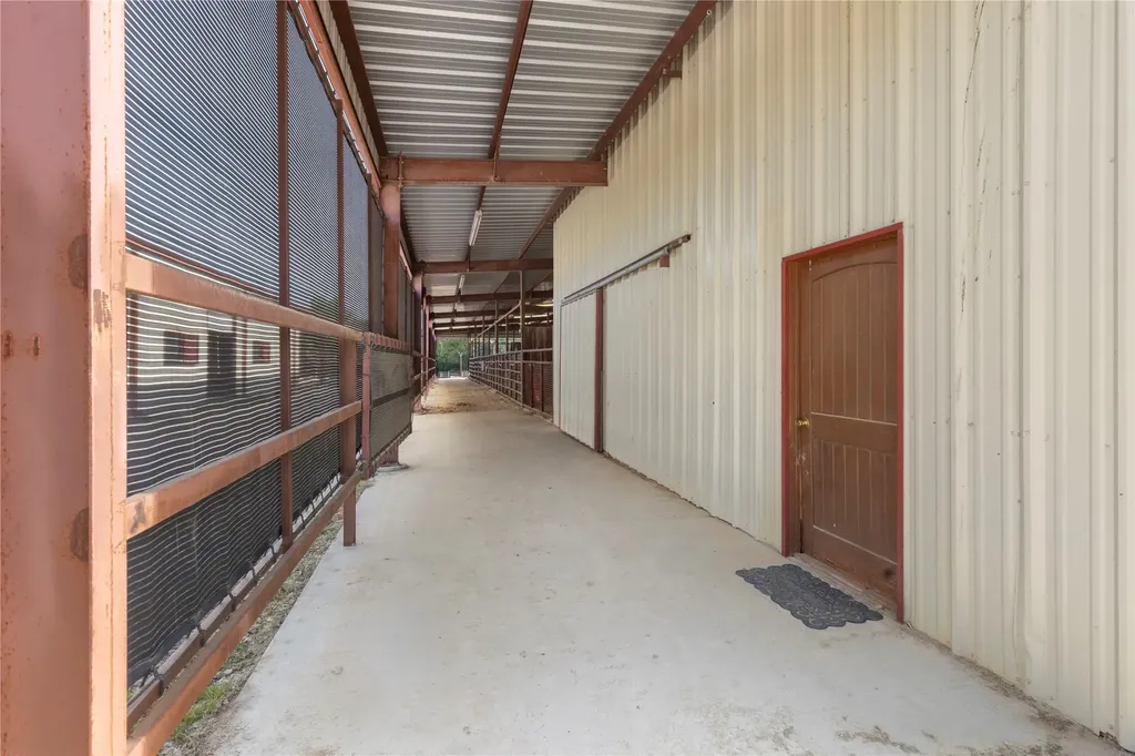 8016 E Us Highway 82 Gainesville TX 76240