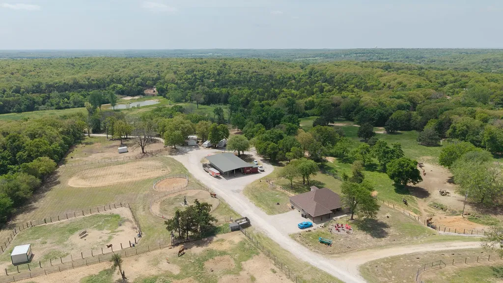 8016 E Us Highway 82 Gainesville TX 76240