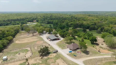 8016 E Us Highway 82 Gainesville TX 76240