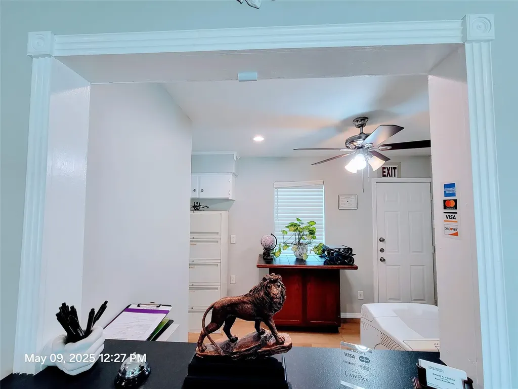 1913 Hemlock Drive Haltom City TX 76117