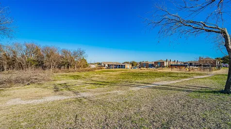 1725 S Las Vegas Trail White Settlement TX 76108