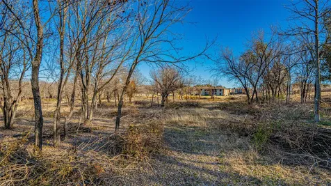 1725 S Las Vegas Trail White Settlement TX 76108
