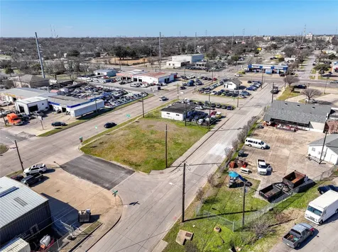 200 E Avenue A Garland TX 75040