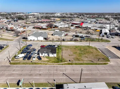 200 E Avenue A Garland TX 75040